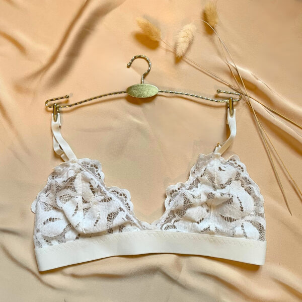 Soutien-gorge triangle blanc dentelle upcycling